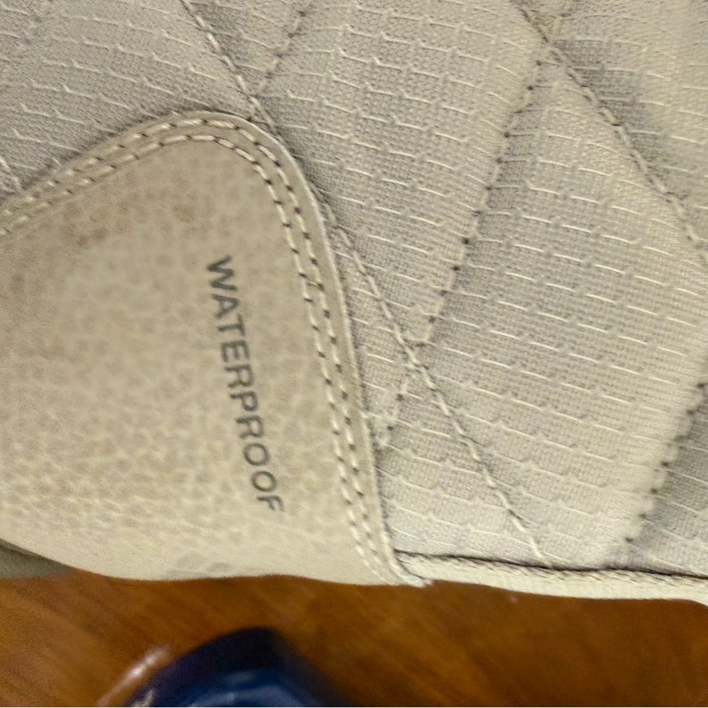 Columbia Women's Light Gray Winter Boots - Picture 6 of 8